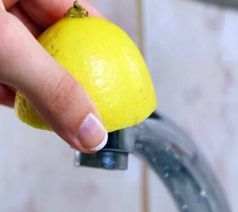 Cómo descalcificar tu grifo sin desmontarlo con un limón